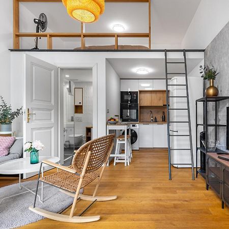 Elegant Apartments Located In The Centre Of Praha Bagian luar foto