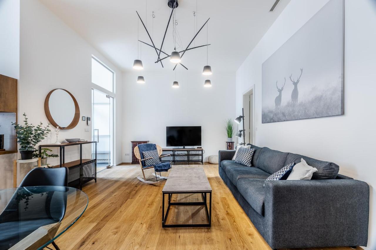 Elegant Apartments Located In The Centre Of Praha Bagian luar foto