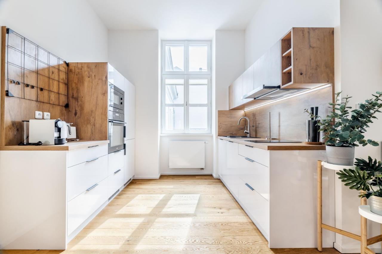 Elegant Apartments Located In The Centre Of Praha Bagian luar foto