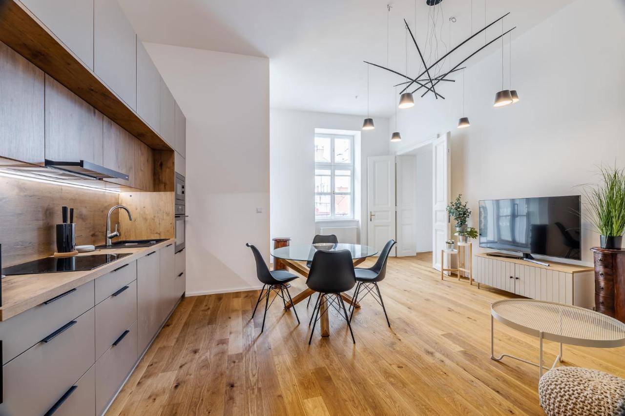 Elegant Apartments Located In The Centre Of Praha Bagian luar foto