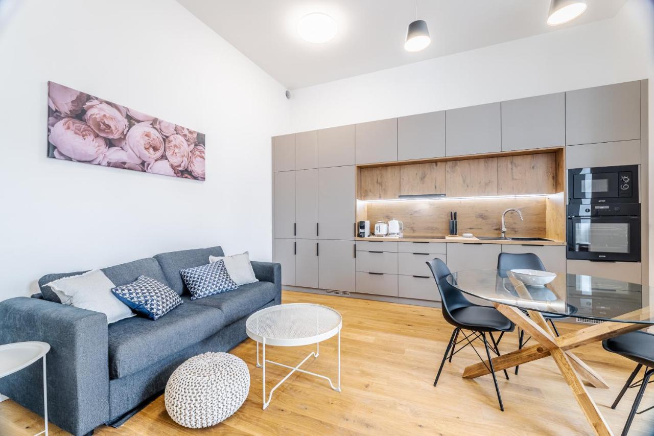 Elegant Apartments Located In The Centre Of Praha Bagian luar foto