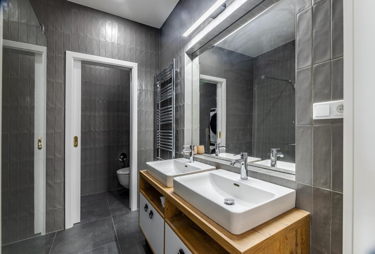 Elegant Apartments Located In The Centre Of Praha Bagian luar foto